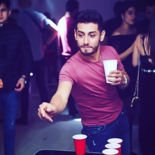 Beer Pong Bord Spotlight