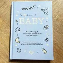 Dansk En Hilsen til Baby Gjestebok Lyseblå