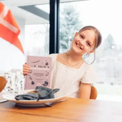 Dansk En Hilsen Til Konfirmanden Støvete Lilla